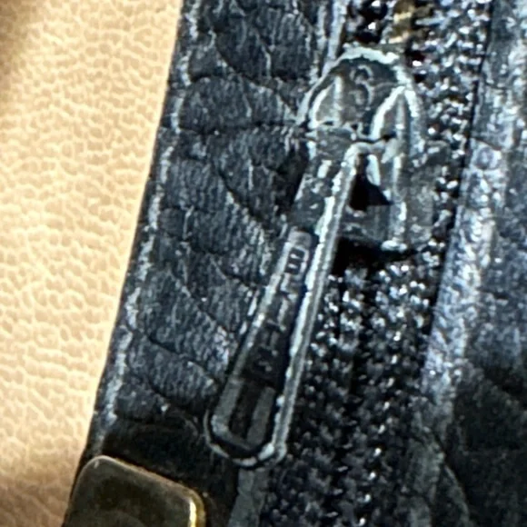 Bally Vintage Black Pebbled Leather Wristlet Clutch – Made in Italy - Picture 7 of 7